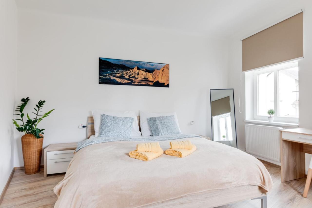 Modern, Bright And Spacious Lejlighed *